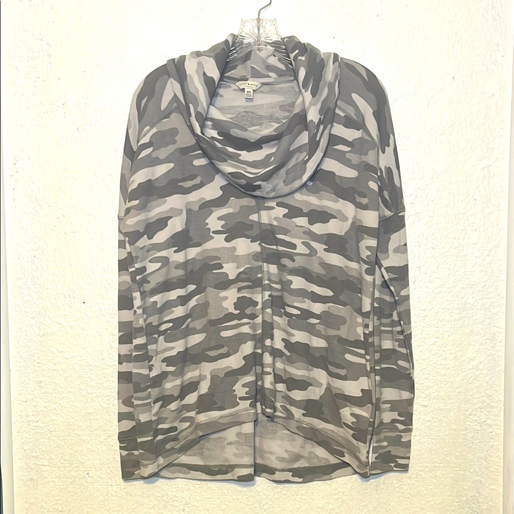 Lucky Brand Gray Patterned Cowl Neck Top size medium